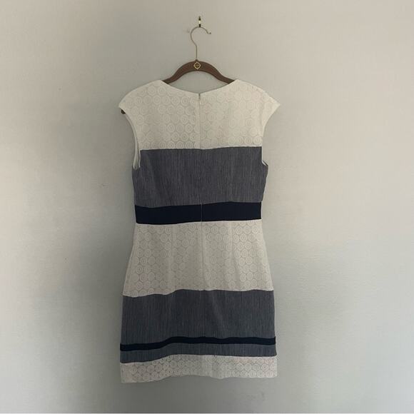 Textured Striped Sheath Dress Sleeveless by Sandra Darren Size 8 - Picture 3 of 9